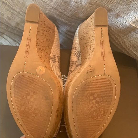 Authentic snakeskin Vince Camulto Wedges - Picture 3 of 4